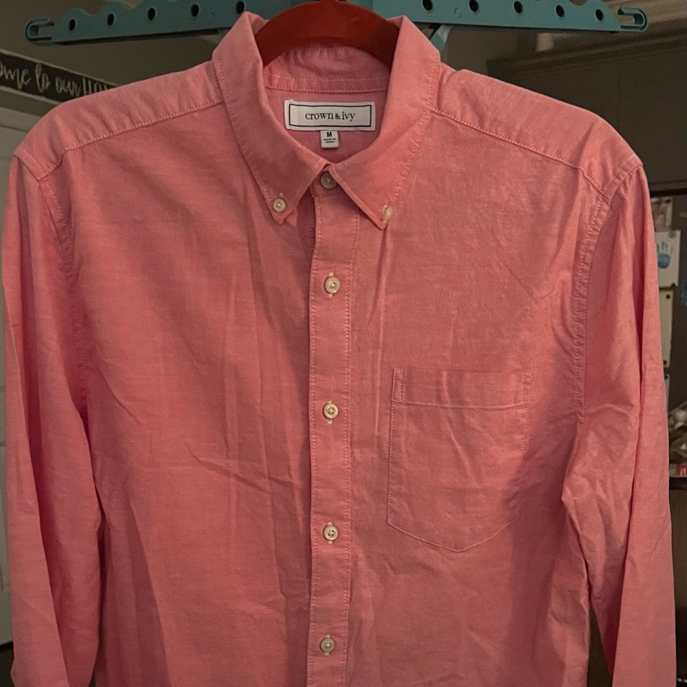 Crown & IVY. Men’s long sleeve button down Crown & Ivy Oxford shirt. 3/25